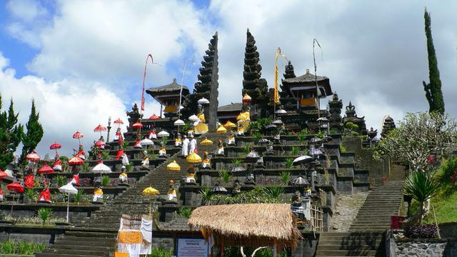 Pura besakih bali - sewa mobil bali
