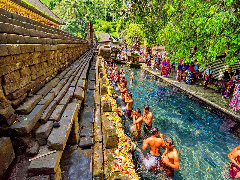 Pura-Tirta-Empul-Temple-Sewa-Mobil-Bali