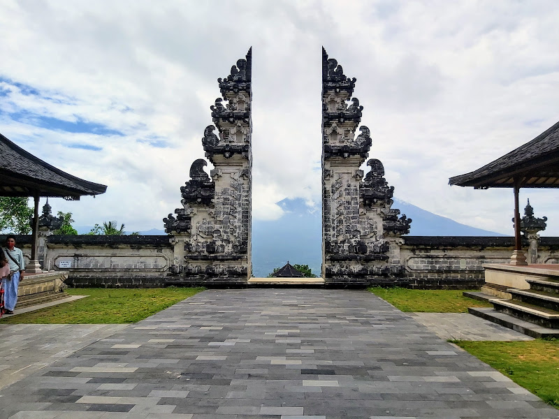 Pura Lempuyang - Paket Wisata Bali
