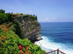 Bali-Paket-Wisata-Pura-Uluwatu