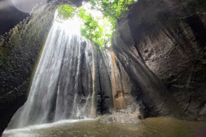 Paket Wisata Bali - Tukad Cepung Waterfall
