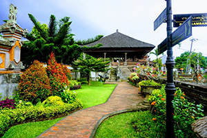 Puri Klungkung Sarat Nilai Sejarah - Paket Wisata Bali