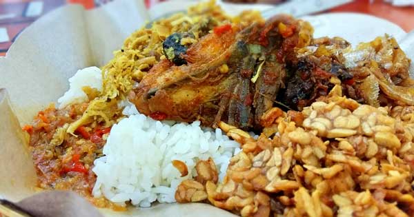 Paket Wisata Bali - Nasi Pedas Bu Andika Selalu Ramai Dikunjungi Wisatawan Domestik