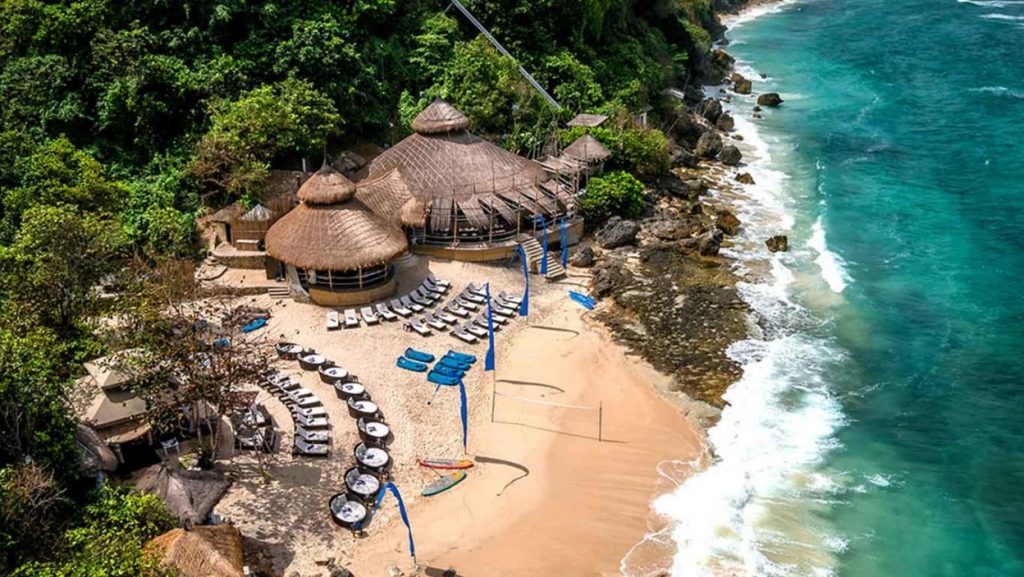 Paket Wisata Bali - Pantai Terindah di Bali Karma Kandara