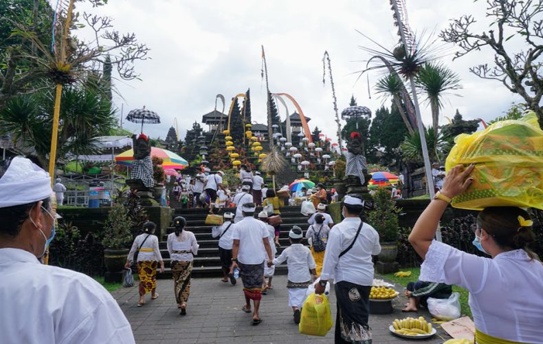 Pura Besakih - Paket Wisata ke Bali - sewa mobil bali